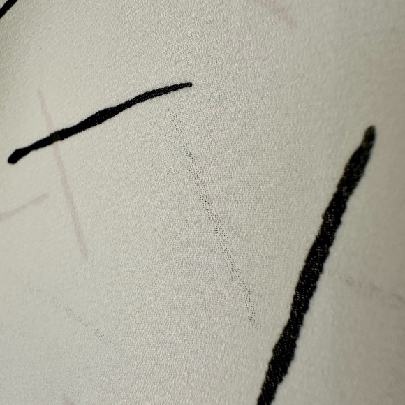 Apt. 9 Women’s Sleeveless blouse - Picture 3 of 5